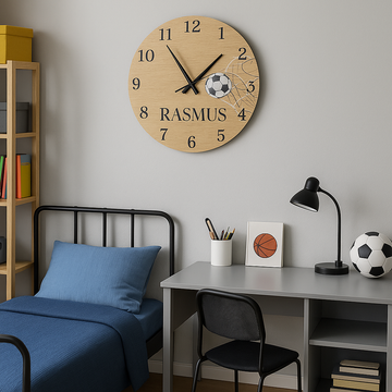 Wandklok – Eikenhout – Voetbal met naam