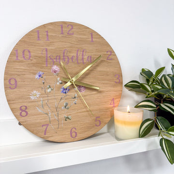 Wandklok – Eikenhout – Bloemen met naam