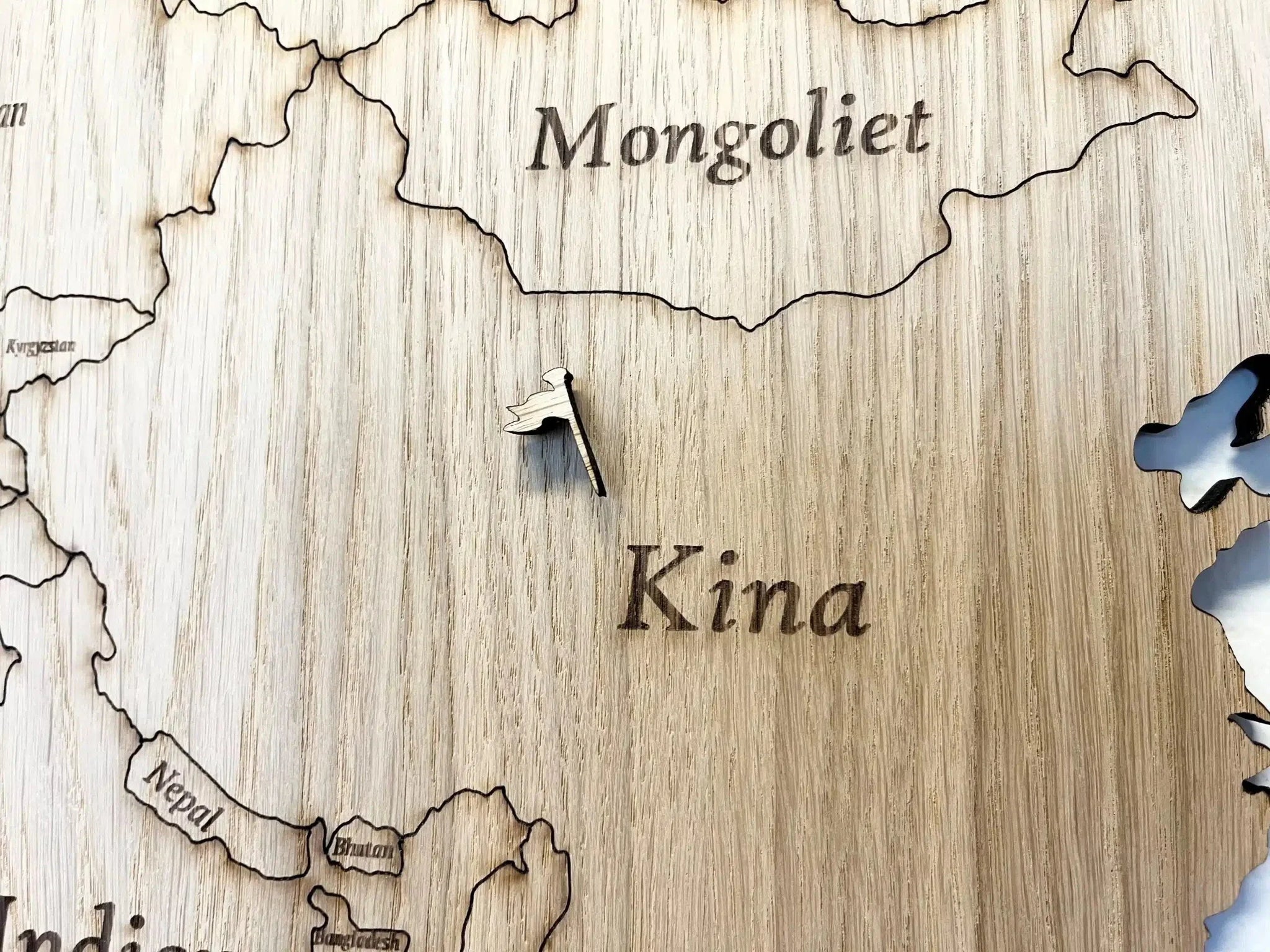 Houten vlaggetjes voor wereldkaart - 10 stuks.